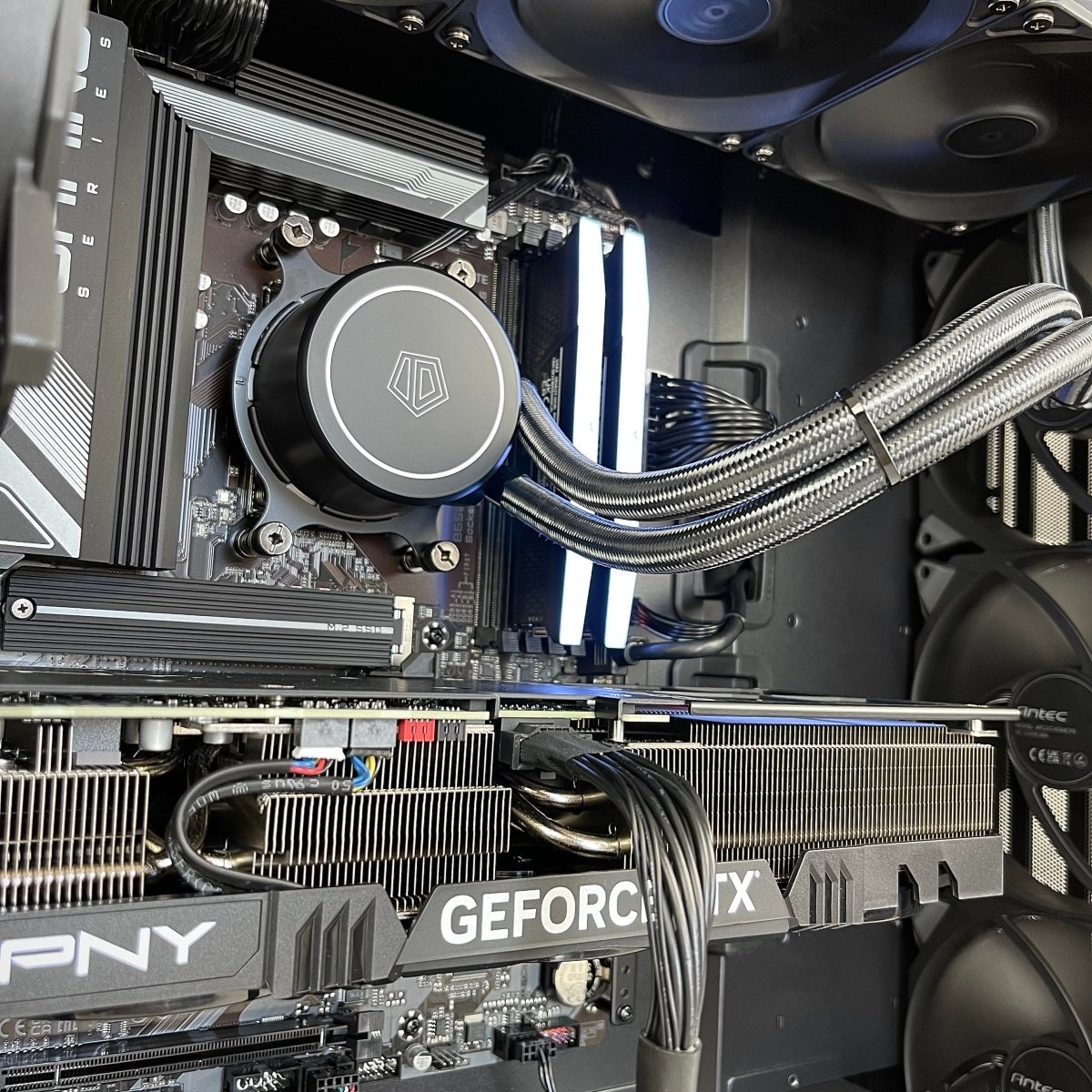 IGaming Intel Core i5/i7 | RTX 4060/4070S | SageBlaze Blue - Nectostry
