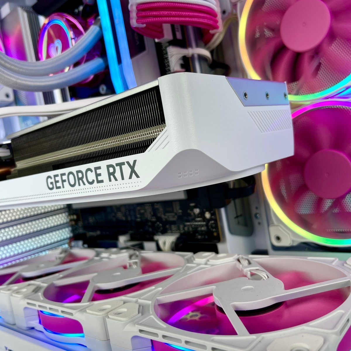 IGaming Ryzen 5 7600X | RTX 4060 - 4070 Ti | 32GB DDR5 Flamingo Frenzy - Nectostry