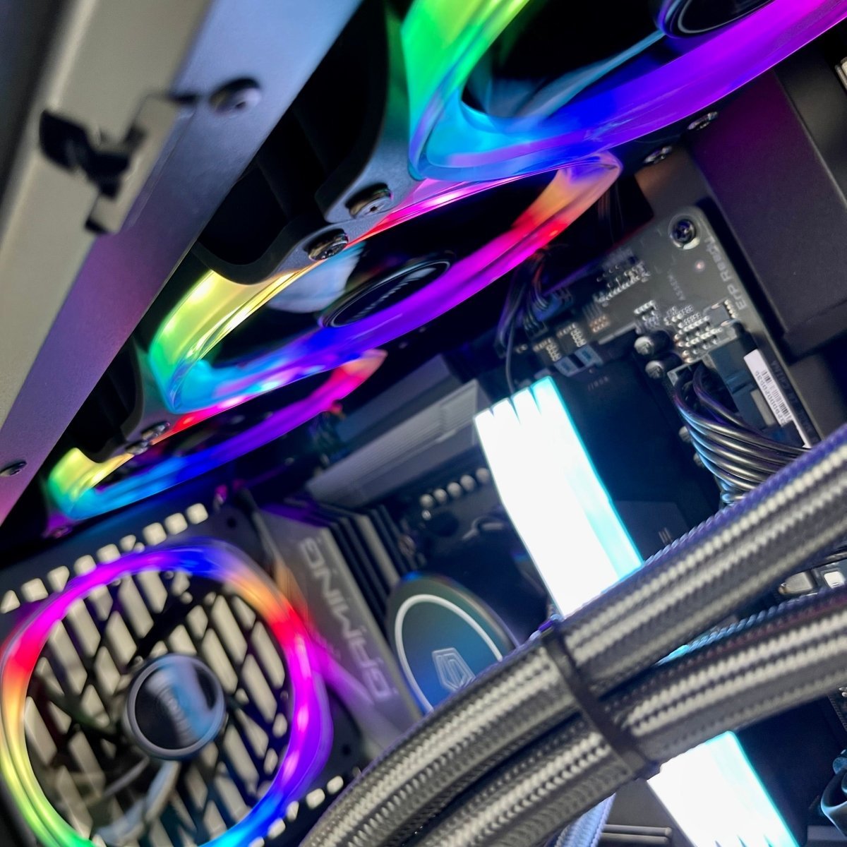 IGaming Ryzen 5/7 7700X | RTX 4060 Ti - 4070 Ti super | 32GB DDR5 Ram | Hyte 60 Pro Black - Nectostry